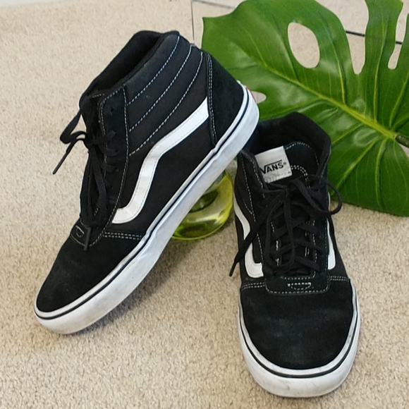 Vans Women's Sneakers - Picture 9 of 12